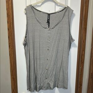 Agnes & Dora Black and White Sleeveless Tank Top